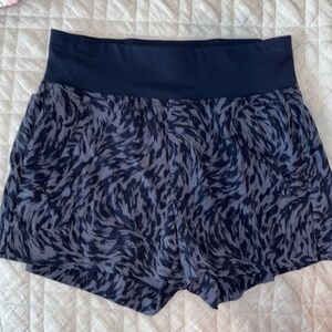 Athleta Trekkie north printed shorts size 2